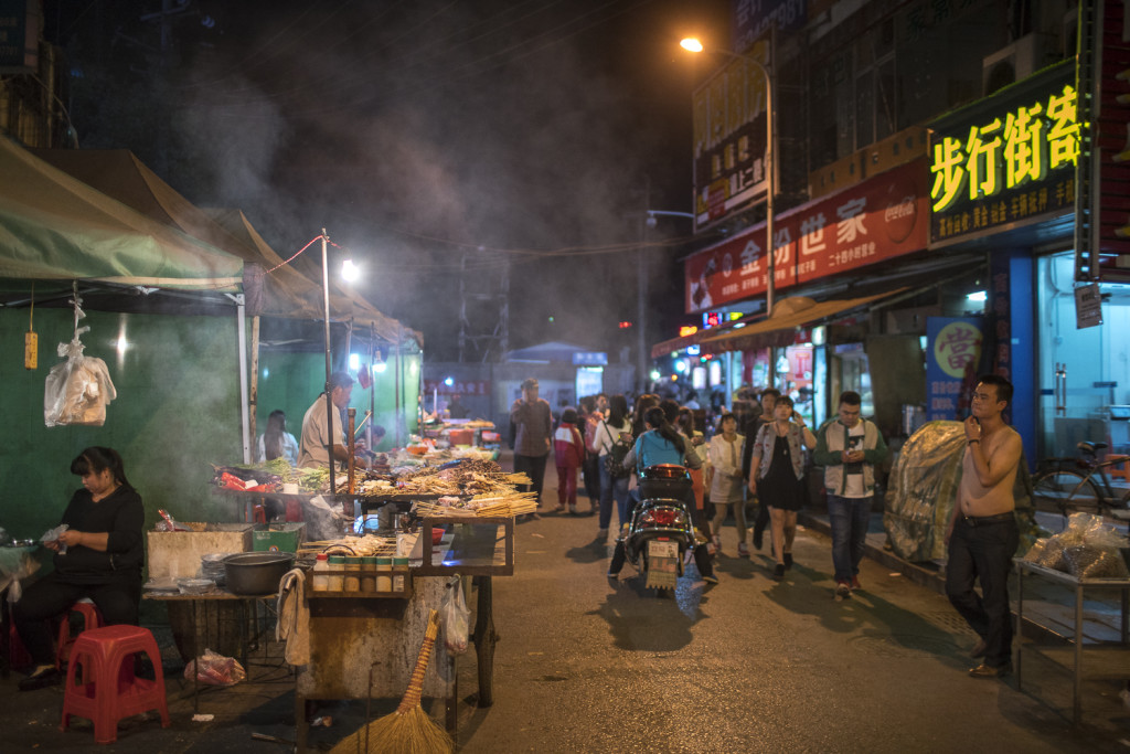 Dongmen Alley in Zhangjiajie (Hunan) - China © PhotoTravelNomads.com