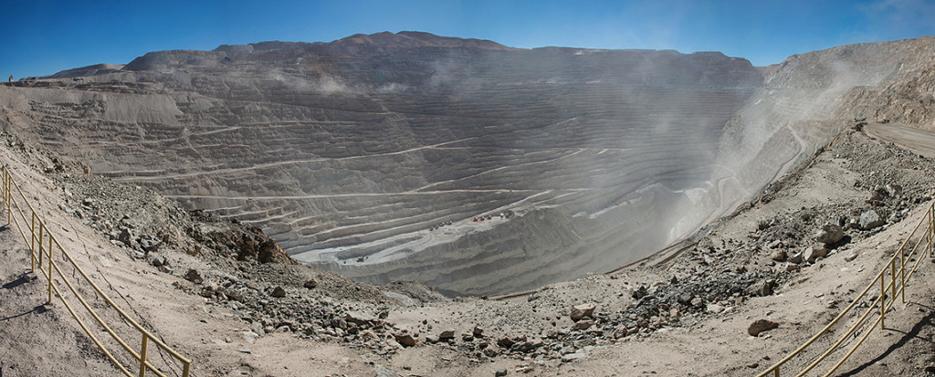 Chuquicamata Mine Panorama © Photo by <a href="https://de.wikipedia.org/wiki/Benutzer:Berg2">Berg2</a>