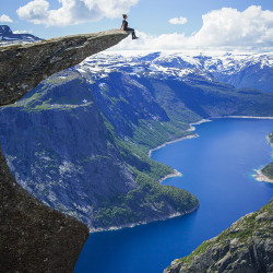 Trolltunga Norwegen © PhotoTravelNomads.com