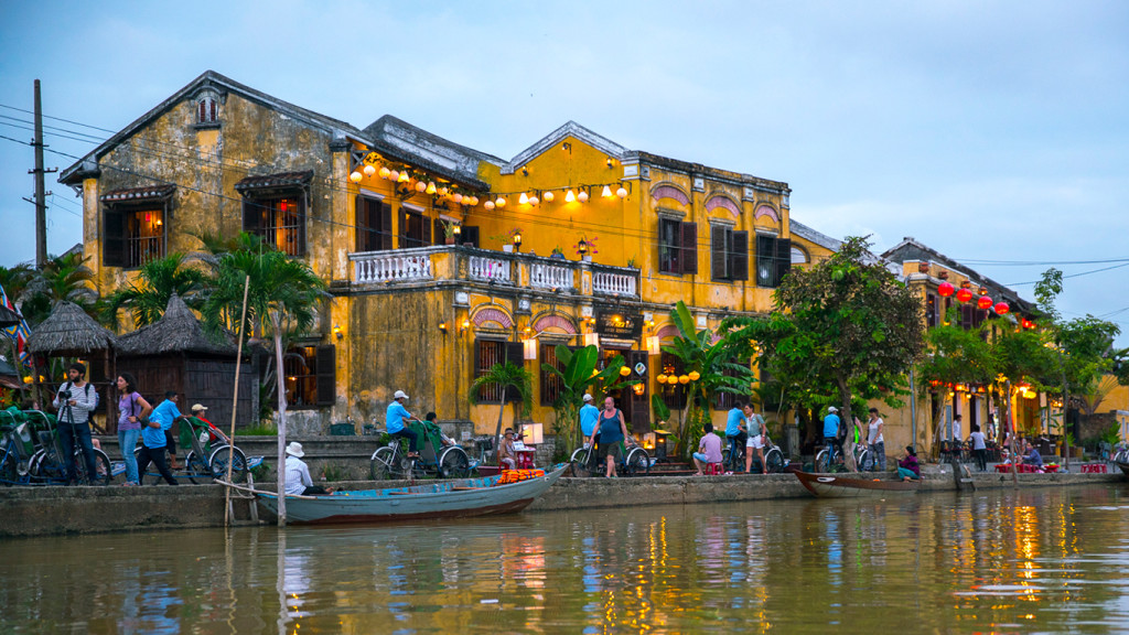 Hafenstadt Hoi An in Vietnam © PhotoTravelNomads.com