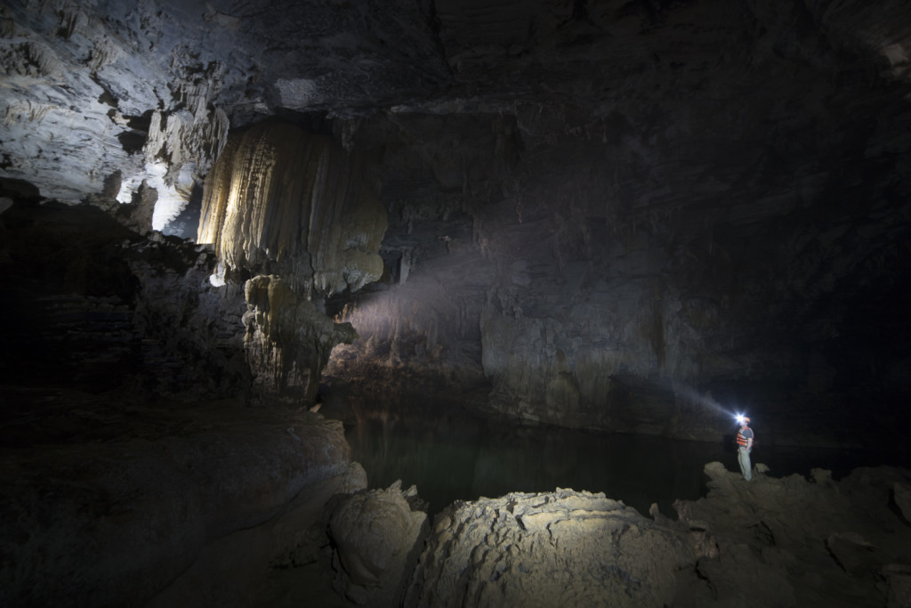 Hang Ken Cave @ Tu Lan Cave Explorer Tour in Phong Nha © PhotoTravelNomads.com
