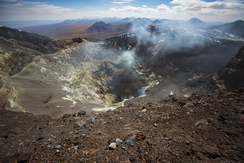 Vulkan Lascar - Innenansicht des Vulkans © PhotoTravelNomads.com