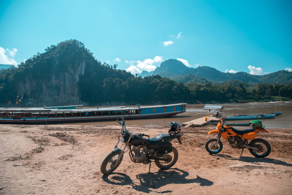 Mit dem Motorrad zur Pak Ou Cave und Buddha Cave